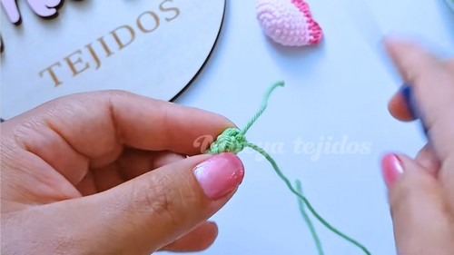 Crochet Tulip Keychain Pattern 5
