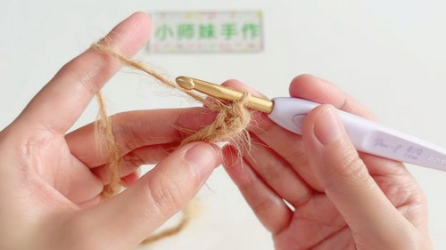 Crochet V-Neck Vest Pattern 1