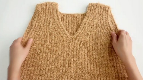 Crochet V-Neck Vest Pattern 7