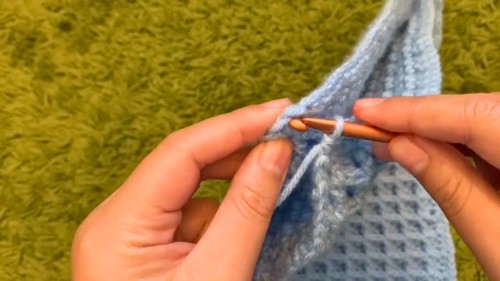 Crochet Waffle Stitch Pillow Pattern 6