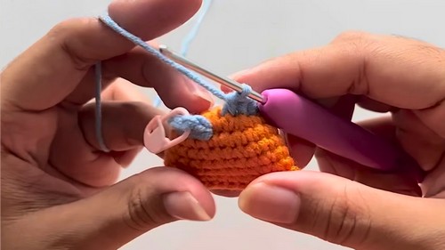 Crochet Winter Cat Head Pattern 6