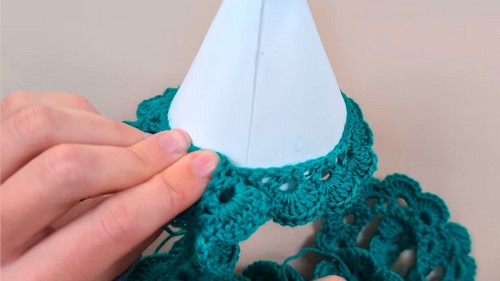 Cute Crochet Christmas Tree Pattern 6