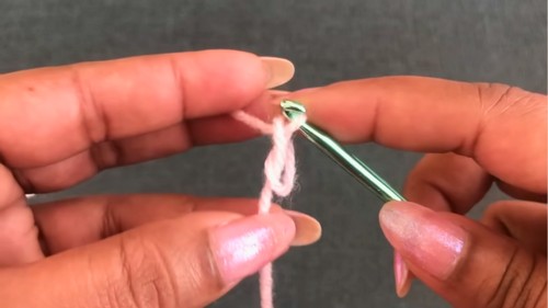 Easy Crochet Baby Hat Pattern 1