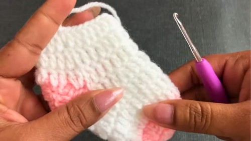 Easy Crochet Baby Socks Pattern 5