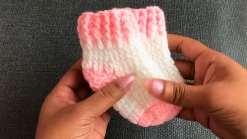 Easy Crochet Baby Socks Pattern 7