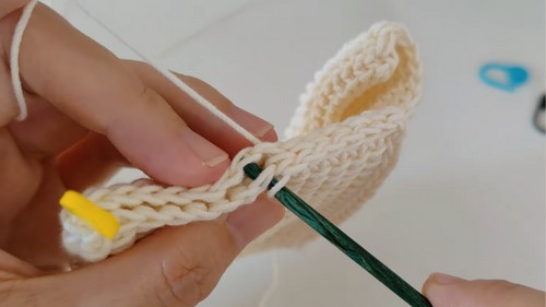 Easy Crochet Card Holder Pattern 5