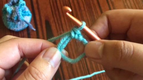 Easy Crochet Mini Pouch Pattern 1