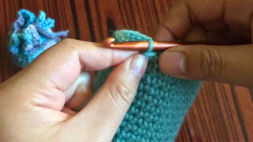 Easy Crochet Mini Pouch Pattern 5
