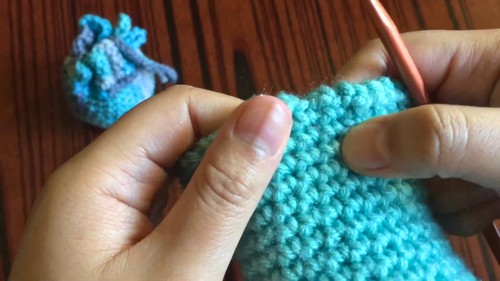 Easy Crochet Mini Pouch Pattern 6