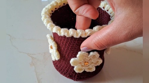 Easy Crochet Pen Holder Pattern 8