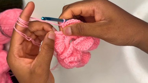 Easy Crochet Scrunchie Pattern 4