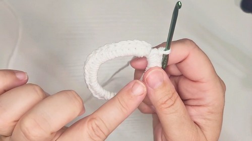 Easy Crochet Scrunchies Pattern 3