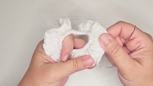Easy Crochet Scrunchies Pattern 7