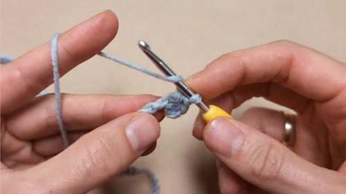 Easy Crochet Winter Hat Pattern 2