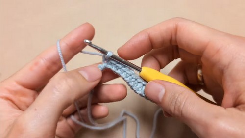 Easy Crochet Winter Hat Pattern 3