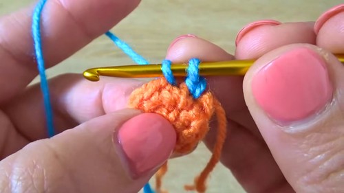 Mini Crochet Christmas Mitten Pattern 3