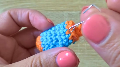 Mini Crochet Christmas Mitten Pattern 6