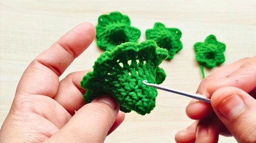 Mini Crochet Christmas Tree Pattern 5