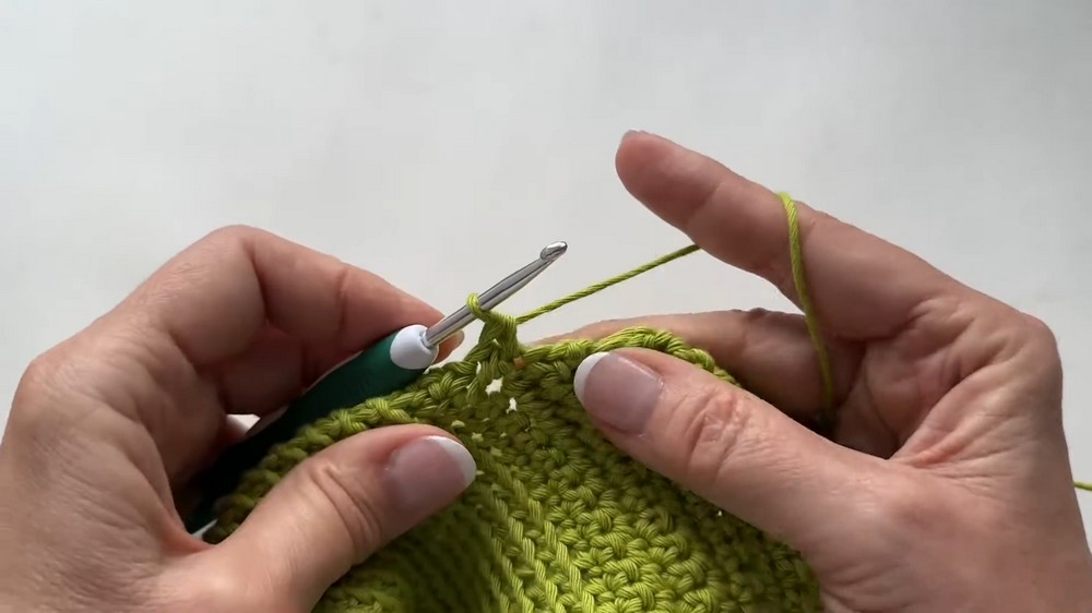 Crochet Daisy Flower Phone Bag