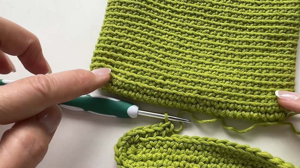 Crochet Daisy Flower Phone Bag