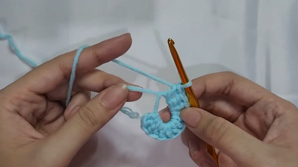 Crochet Wavy Bucket Hat