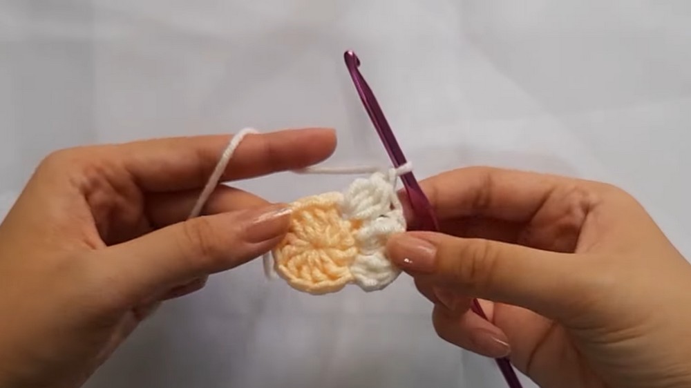 Crochet Daisy Granny Bucket Hat