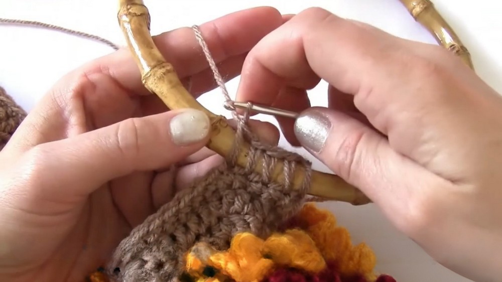 Crochet Flower Bag With Bamboo