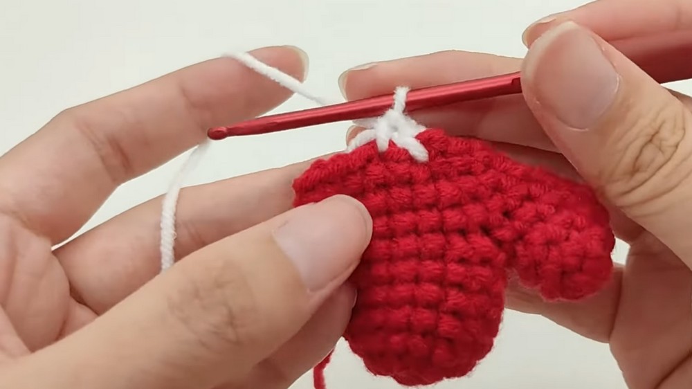 Crochet Christmas Glove