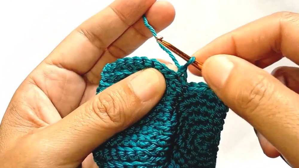 Crochet Mini Shoulder Bag