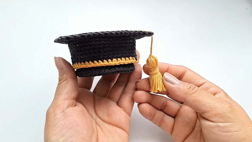 Crochet Graduation Cap