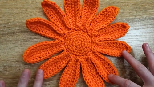 Beautiful Crochet Flower Pattern 4