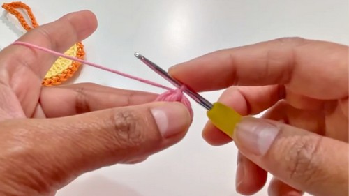 Beautiful Crochet Keychain Pattern 1