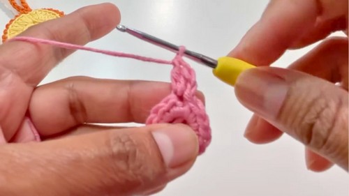 Beautiful Crochet Keychain Pattern 3
