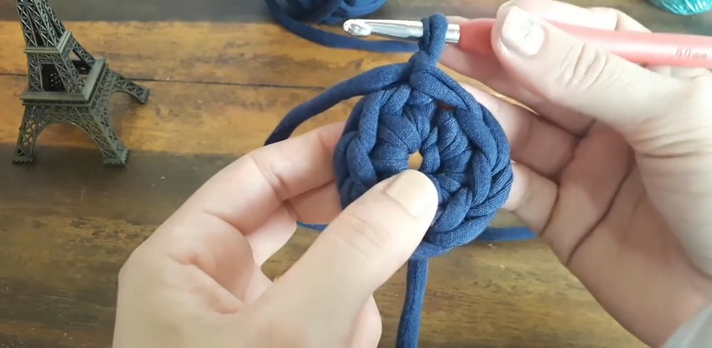 Crochet T-shirt Yarn Shoulder Bag