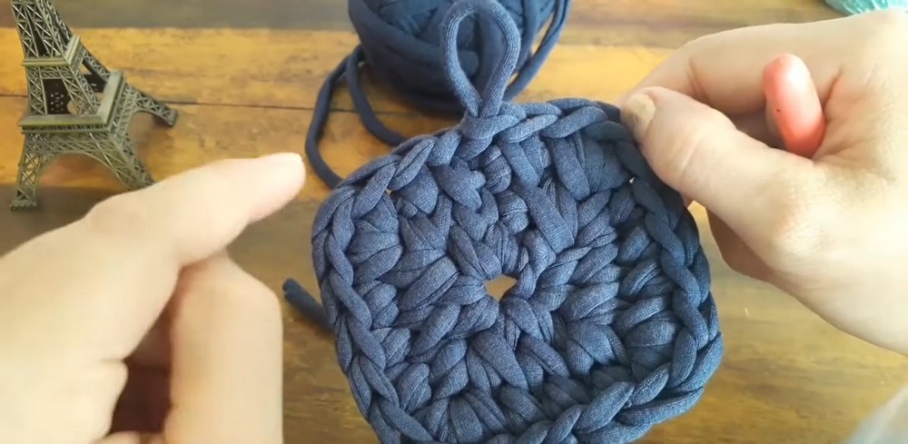Crochet T-shirt Yarn Shoulder Bag