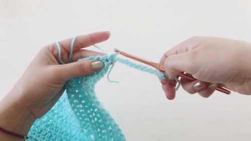 Crochet Baby Bandana Bib Pattern 6