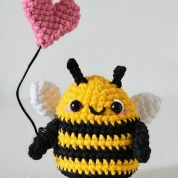 Crochet Bee With Heart Balloon Pattern 10
