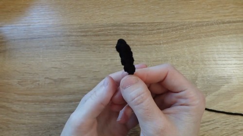 Crochet Bee With Heart Balloon Pattern 7