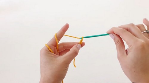 Crochet Bonnet-Style Hat Pattern 1