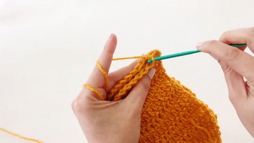 Crochet Bonnet-Style Hat Pattern 5