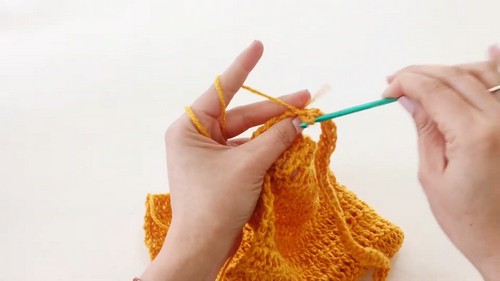 Crochet Bonnet-Style Hat Pattern 6