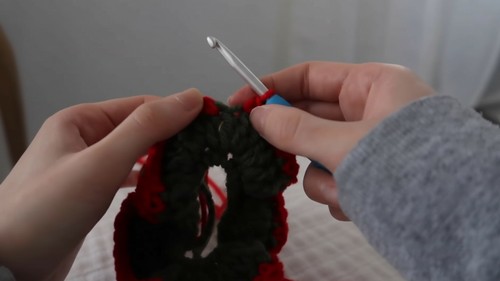 Crochet Christmas Scrunchie Pattern 5