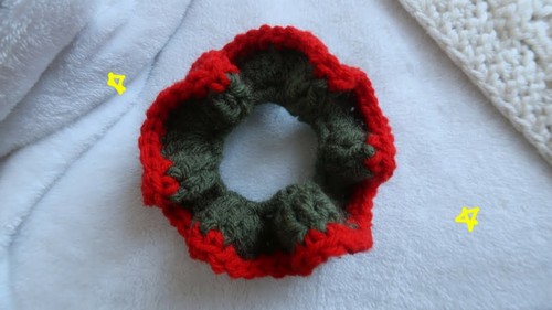 Crochet Christmas Scrunchie Pattern 7