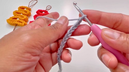 Crochet Christmas Tree Ornament Pattern 1