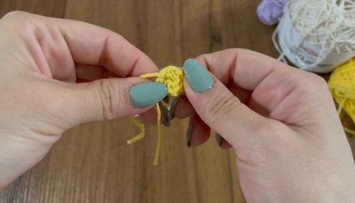 Crochet Daisy Granny Square Top Pattern 1