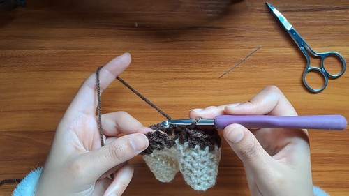 Crochet Fingerless Gloves Pattern 4