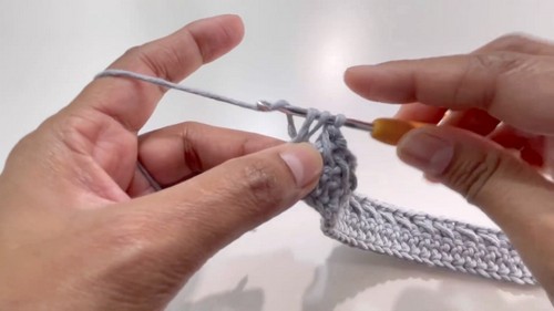 Crochet Fingerless Hand Gloves Pattern 4