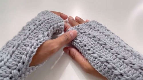 Crochet Fingerless Hand Gloves Pattern 7