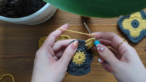 Crochet Flower Granny Square Pattern 6