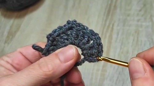 Crochet Fur-Motif Cardigan Pattern 2